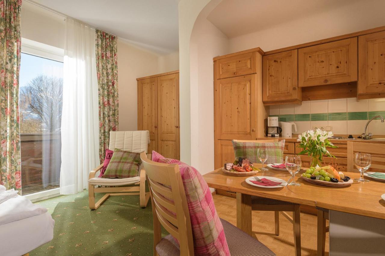 Aurora Appartements Inklusive Freiem Thermeneintritt باد هوفغاستين المظهر الخارجي الصورة