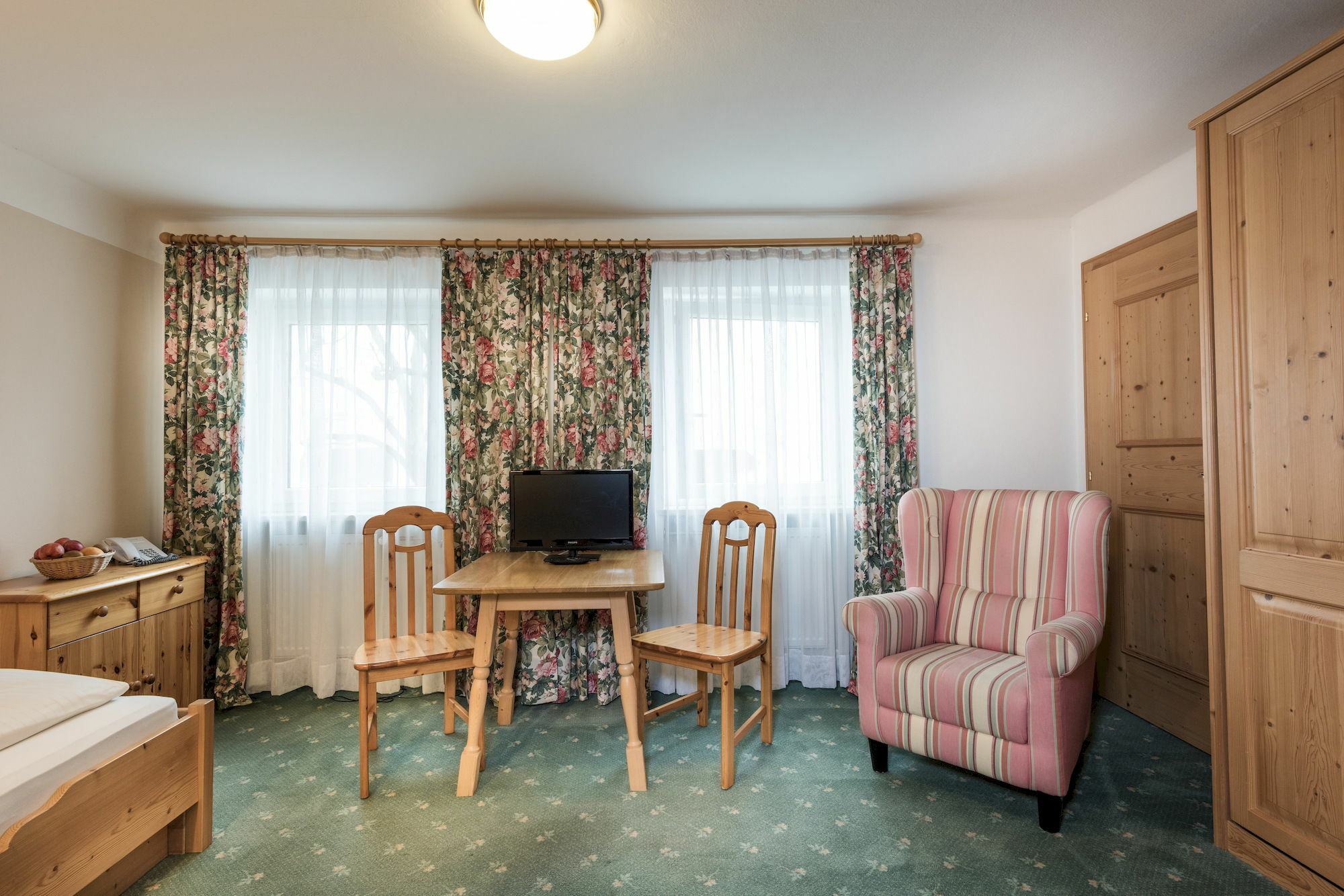 Aurora Appartements Inklusive Freiem Thermeneintritt باد هوفغاستين المظهر الخارجي الصورة
